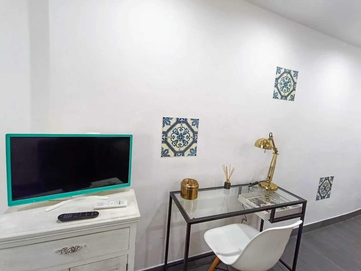 Golden Blue Studio Lisboa 0*,